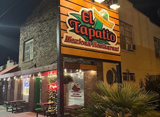 El Tapatio Mexican Restaurant entrance at night